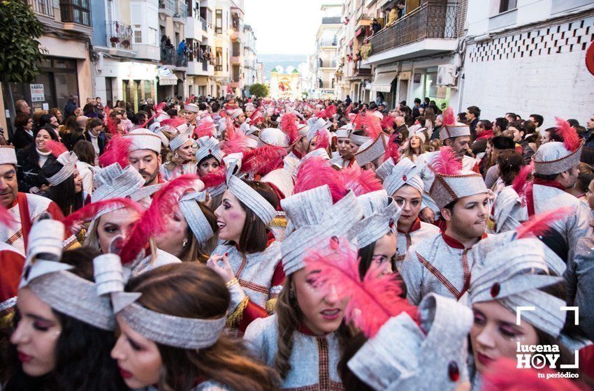 GALERÍA 1: Veintidós carrozas recorren Lucena para llenar de ilusión cada rincón de la ciudad