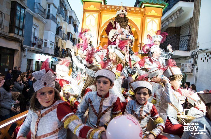 GALERÍA 1: Veintidós carrozas recorren Lucena para llenar de ilusión cada rincón de la ciudad