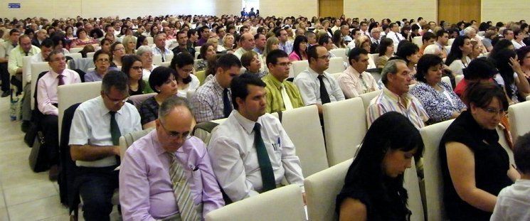  Más de 1.500 Testigos de Jehová celebraron su congreso en Lucena 