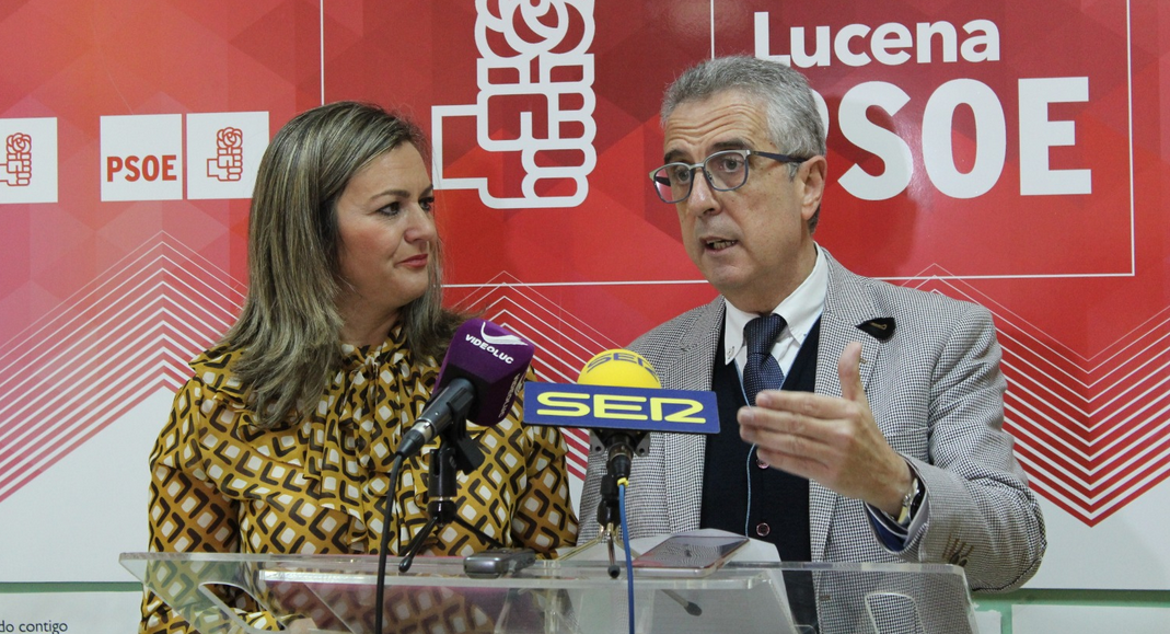  María Jesús Serrano y Juan Pérez, ayer en rueda de prensa. 