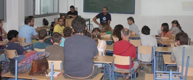  Los "indignados" lucentinos celebran esta tarde un acto en El Coso 