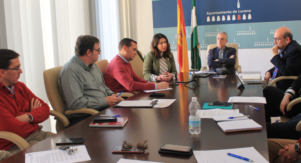  Reunión de la comisión esta mañana 