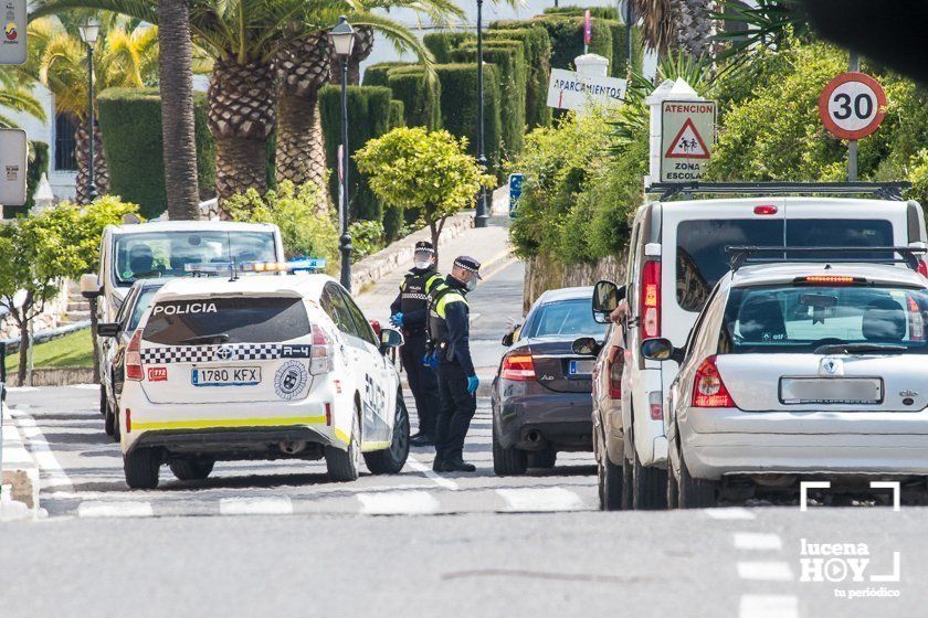  Control de Policía Local, este domingo junto a la iglesia de El Carmen. 