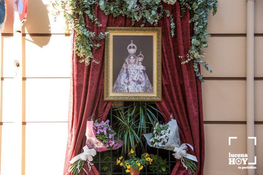 GALERÍA: Una ofrenda floral a María Stma. de Araceli desde los balcones de Lucena