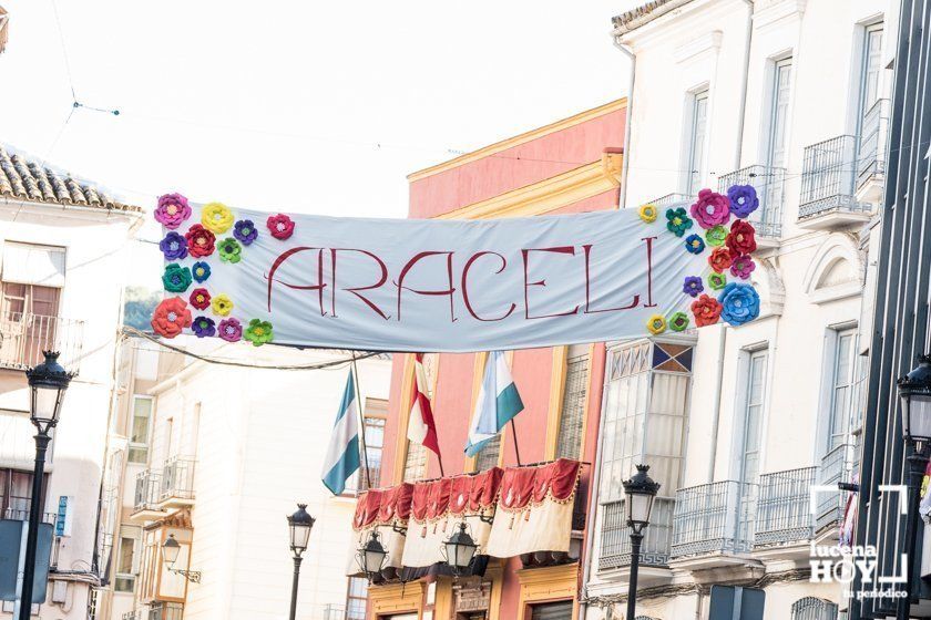 GALERÍA: Una ofrenda floral a María Stma. de Araceli desde los balcones de Lucena