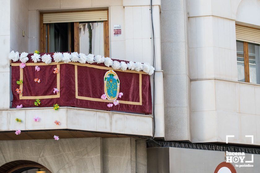 GALERÍA: Una ofrenda floral a María Stma. de Araceli desde los balcones de Lucena