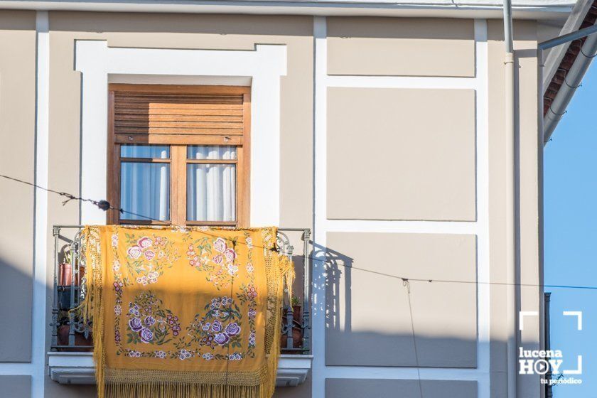 GALERÍA: Una ofrenda floral a María Stma. de Araceli desde los balcones de Lucena GALERÍA: Una ofrenda floral a María Stma. de Araceli desde los balcones de Lucena