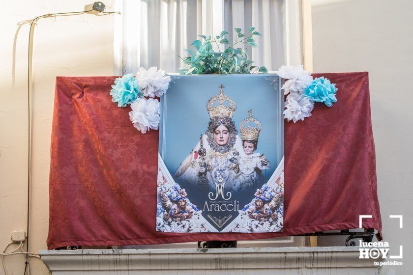 GALERÍA: Una ofrenda floral a María Stma. de Araceli desde los balcones de Lucena