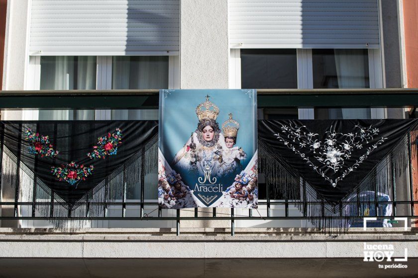 GALERÍA: Una ofrenda floral a María Stma. de Araceli desde los balcones de Lucena