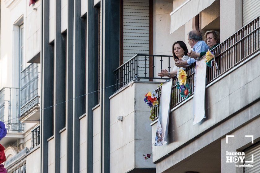 GALERÍA: Una ofrenda floral a María Stma. de Araceli desde los balcones de Lucena