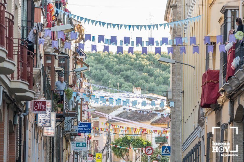 GALERÍA: Una ofrenda floral a María Stma. de Araceli desde los balcones de Lucena