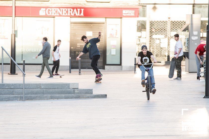 GALERÍA: Lucena sale tras 48 días de confinamiento. Las fotos de la vuelta a las calles