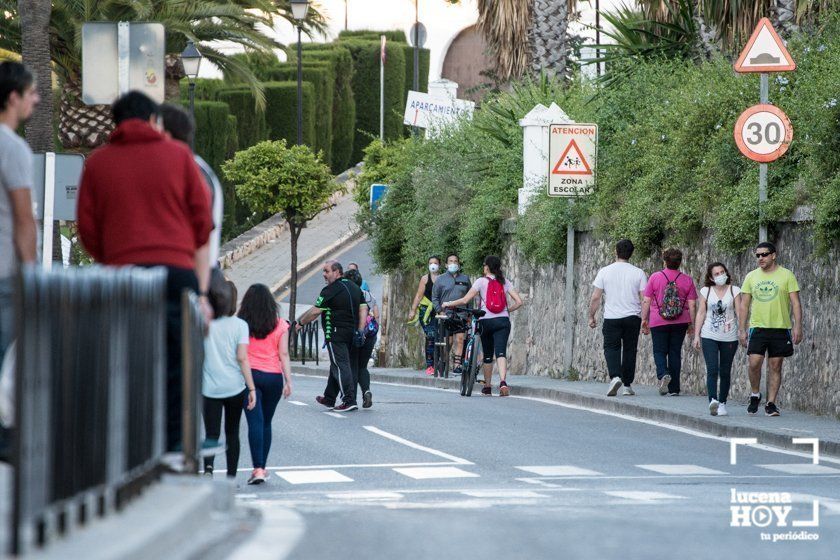 GALERÍA: Lucena sale tras 48 días de confinamiento. Las fotos de la vuelta a las calles