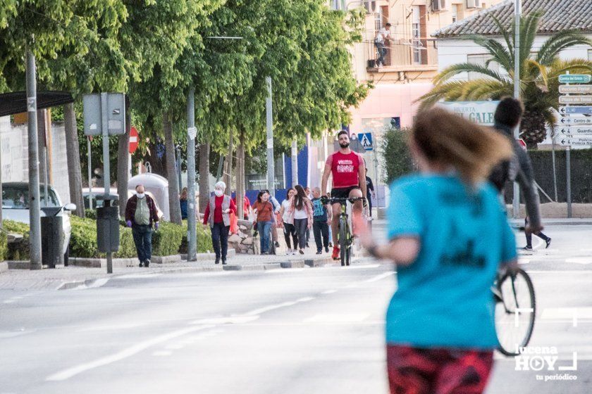 GALERÍA: Lucena sale tras 48 días de confinamiento. Las fotos de la vuelta a las calles