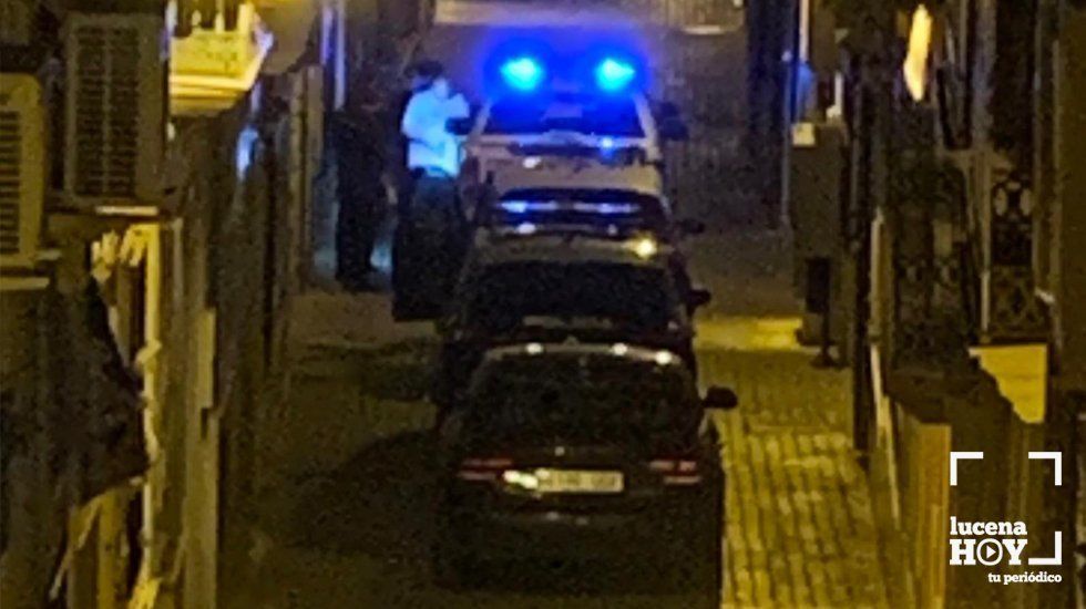  Vehículos policiales junto a la vivienda que se pretendía ocupar ilegalmente 