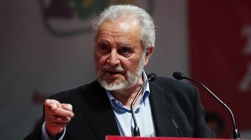  Julio Anguita en un acto público de Izquierda Unida 