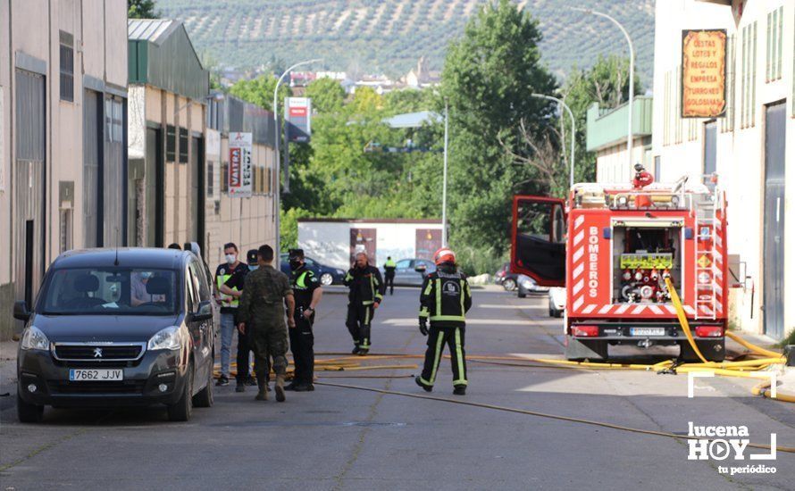 GALERÍA: Un incendio destruye las instalaciones de la empresa Ferroaras en el polígono de La Viñuela