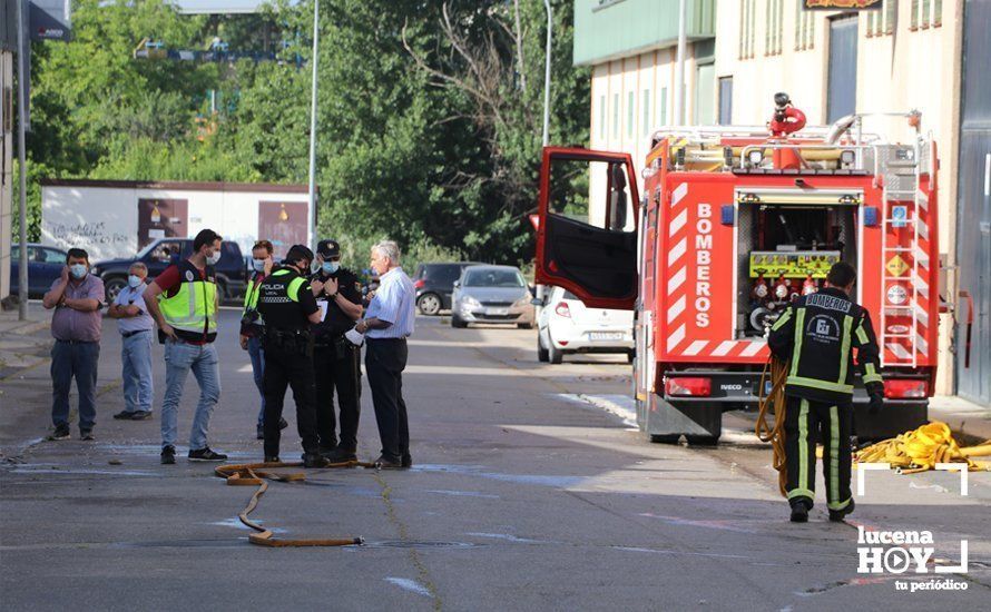 GALERÍA: Un incendio destruye las instalaciones de la empresa Ferroaras en el polígono de La Viñuela