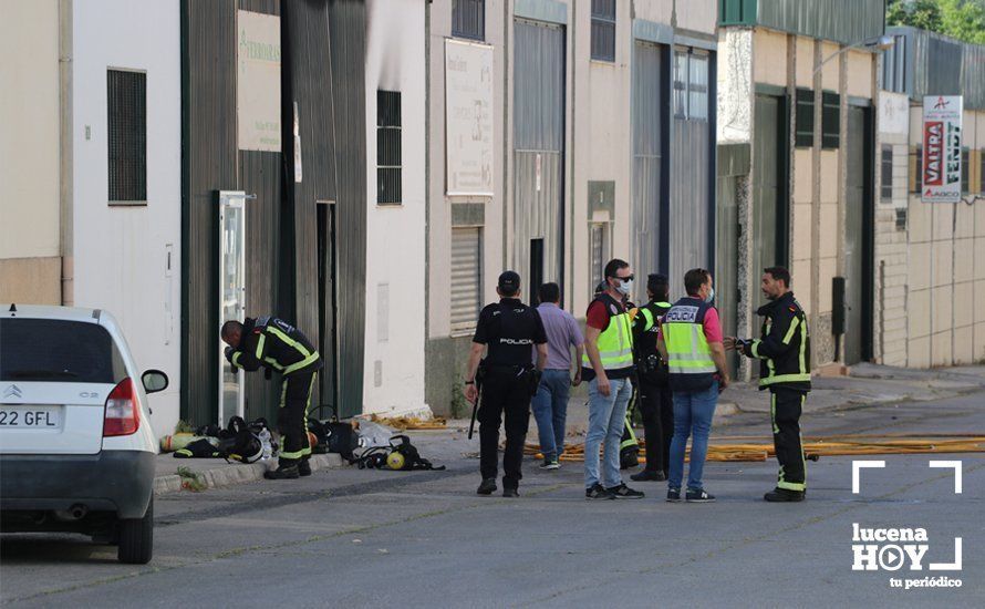 GALERÍA: Un incendio destruye las instalaciones de la empresa Ferroaras en el polígono de La Viñuela