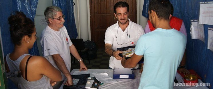  Cruz Roja entrega material escolar a familias necesitadas 