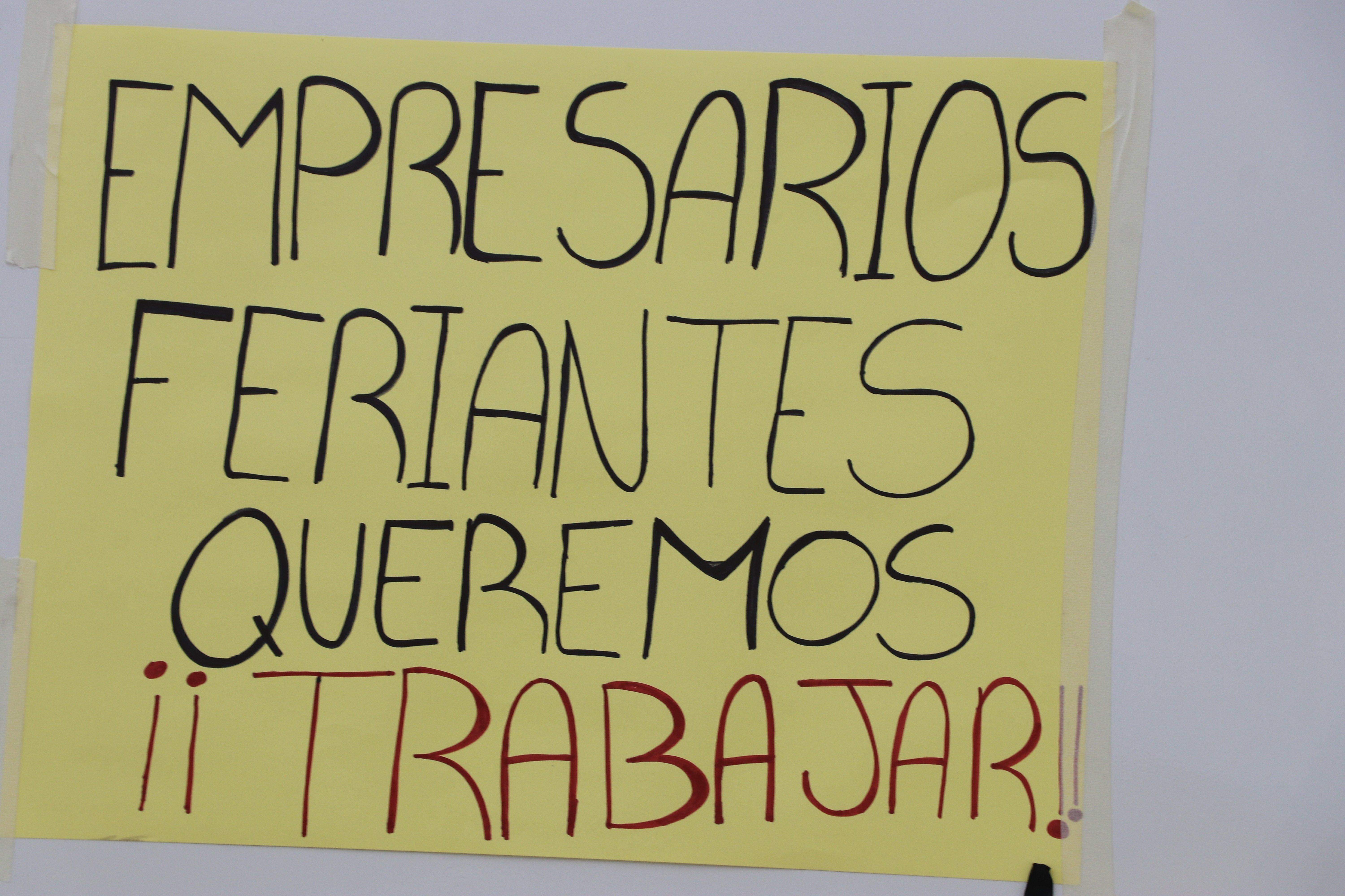 GALERÍA / Demostración de fuerza: Más de 400 vehículos participan en la marcha rodada de los feriantes para exigir soluciones a la parálisis del sector por la pandemia