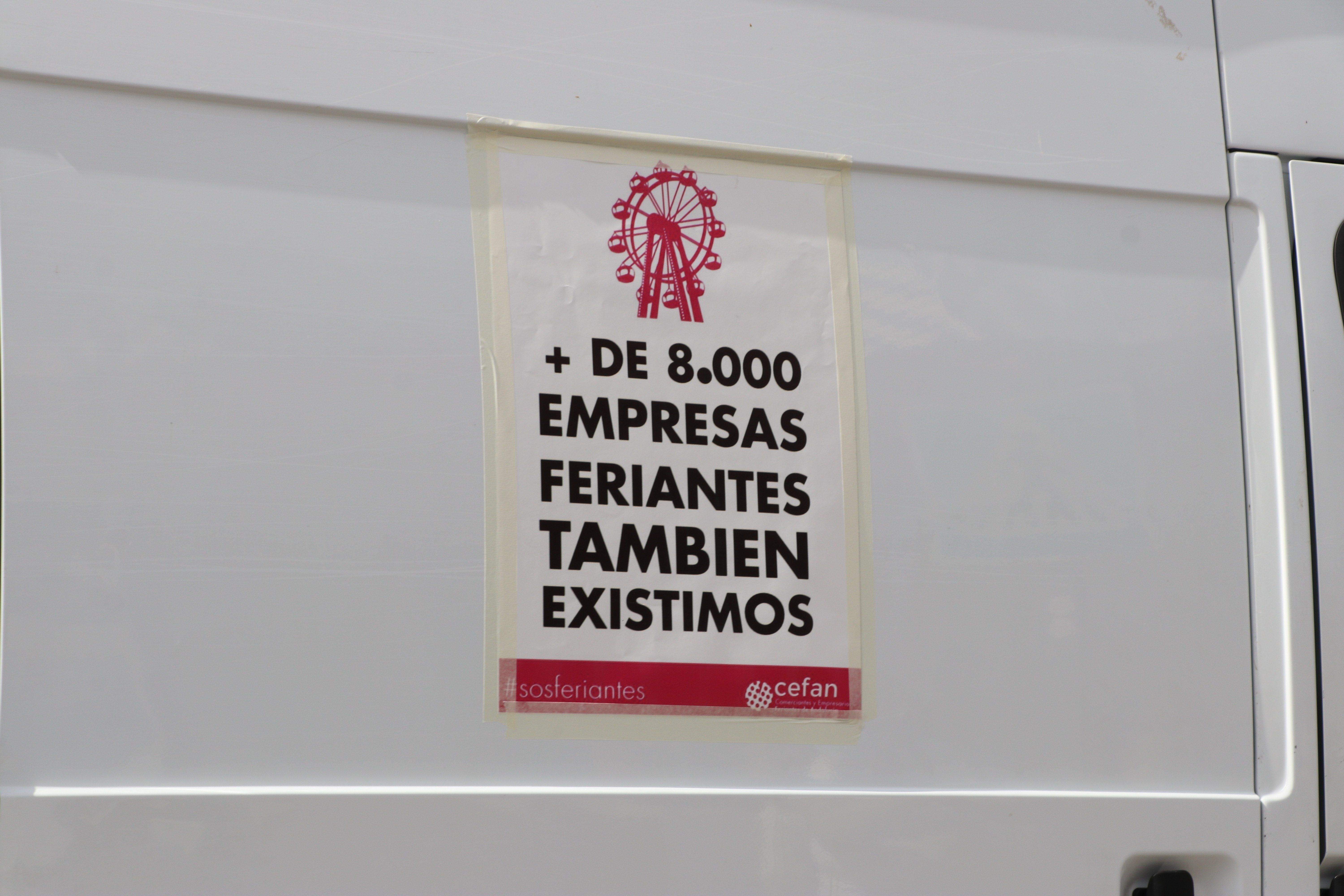 GALERÍA / Demostración de fuerza: Más de 400 vehículos participan en la marcha rodada de los feriantes para exigir soluciones a la parálisis del sector por la pandemia