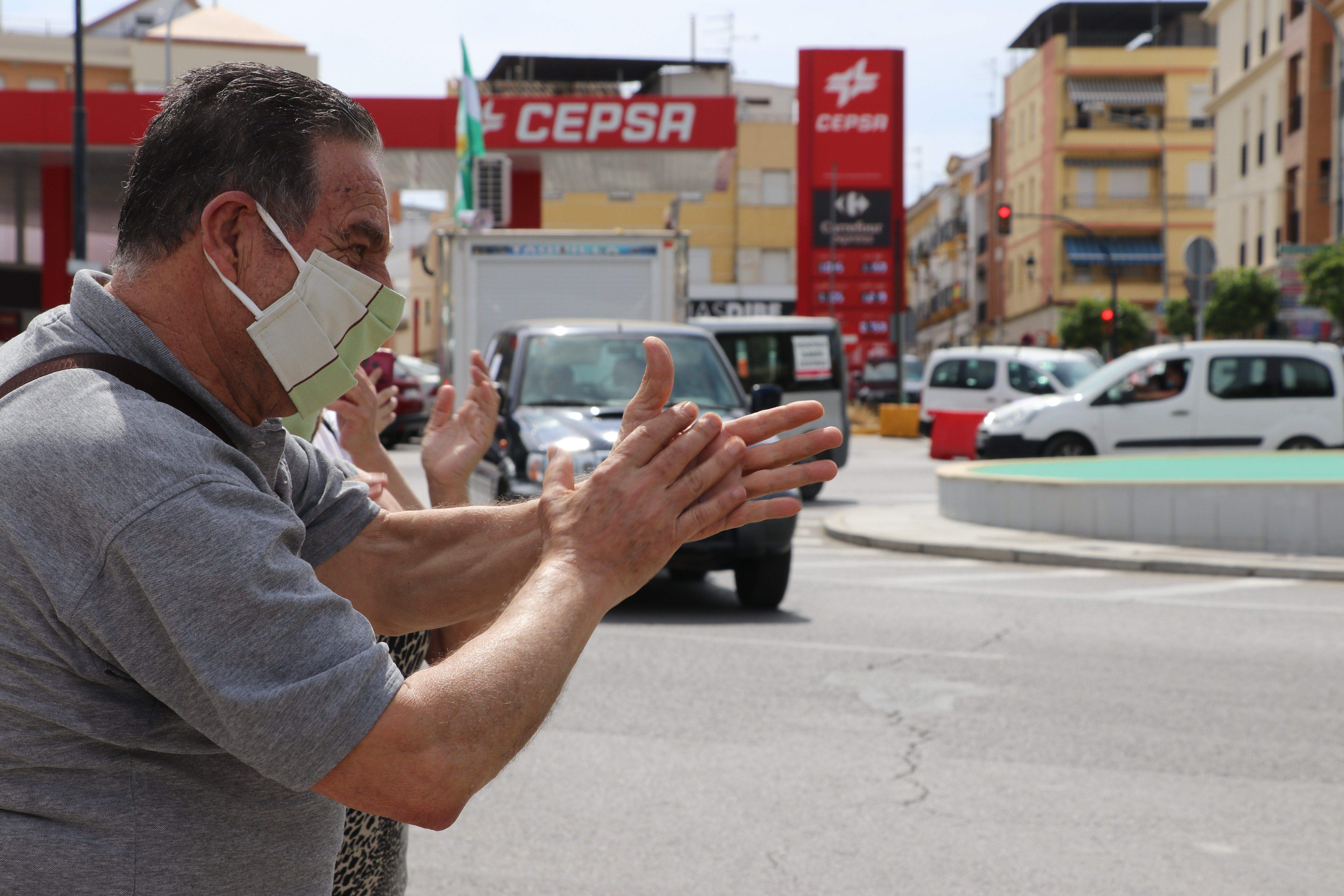 GALERÍA / Demostración de fuerza: Más de 400 vehículos participan en la marcha rodada de los feriantes para exigir soluciones a la parálisis del sector por la pandemia