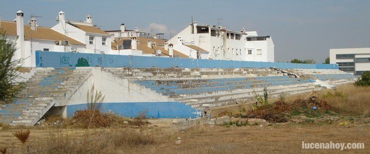  Denuncian el estado de abandono del antiguo estadio (fotos) 
