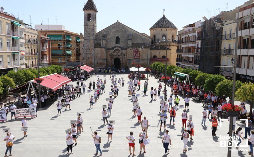 GALERÍA: Los empresarios feriantes se manifiestan a las puertas del ayuntamiento para exigir ayudas para el sector GALERÍA: Los empresarios feriantes se manifiestan a las puertas del ayuntamiento para exigir ayudas para el sector