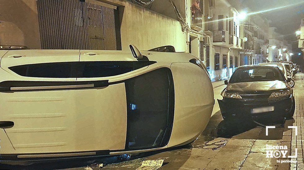  Coche accidentado en la calle Ancha. Foto: Cedida 