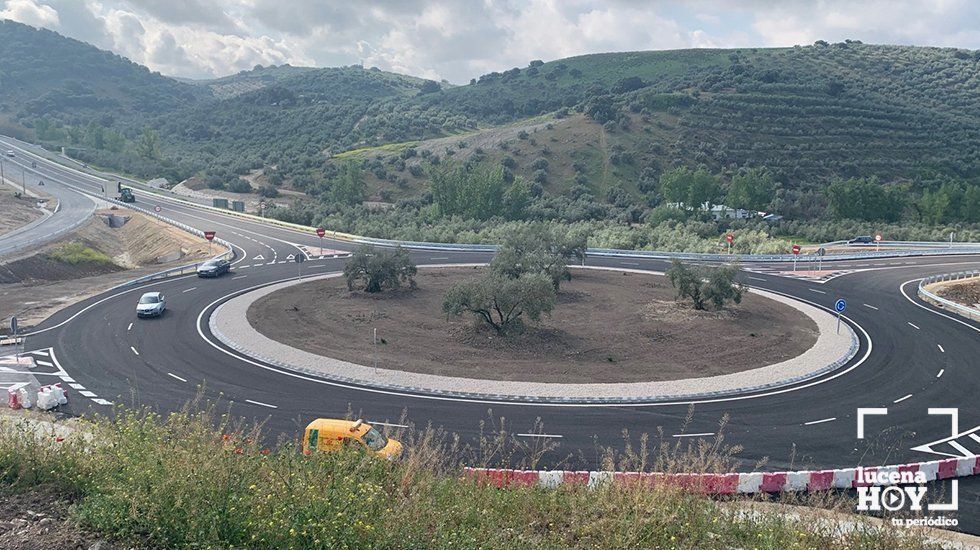  Rotonda de la variante A331 de Lucena a Rute. 