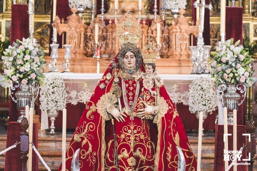 GALERÍA: La Virgen de Araceli recibe en el presbiterio de San Mateo la visita y veneración de sus fieles
