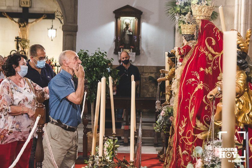 GALERÍA: La Virgen de Araceli recibe en el presbiterio de San Mateo la visita y veneración de sus fieles