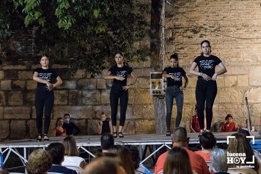 GALERÍA: El Barrio de San Francisco recuerda sus fiestas con sevillanas y un pasacalles GALERÍA: El Barrio de San Francisco recuerda sus fiestas con sevillanas y un pasacalles