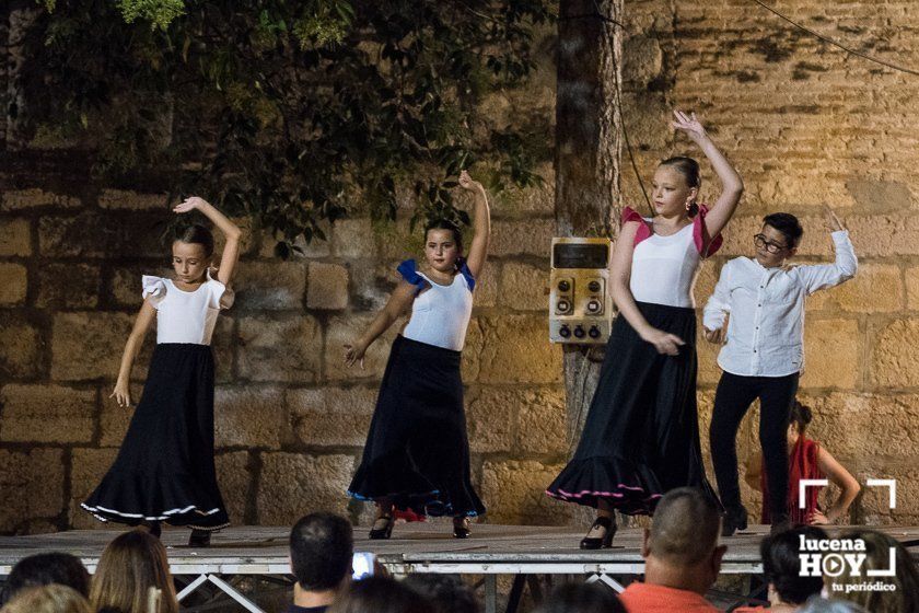 GALERÍA: El Barrio de San Francisco recuerda sus fiestas con sevillanas y un pasacalles