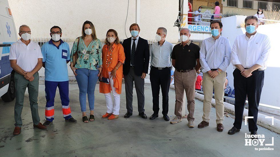  Un momento de la visita al centro de salu por parte del Delegado del Gobierno y la Delegada Territorial de Salud 