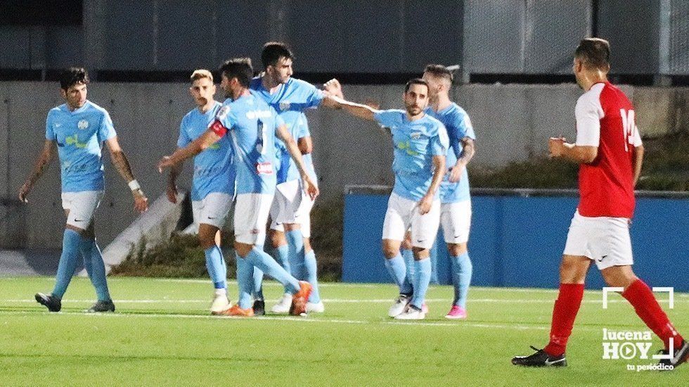  El Ciudad de Lucena celebra un gol frente al Osuna Bote Club 