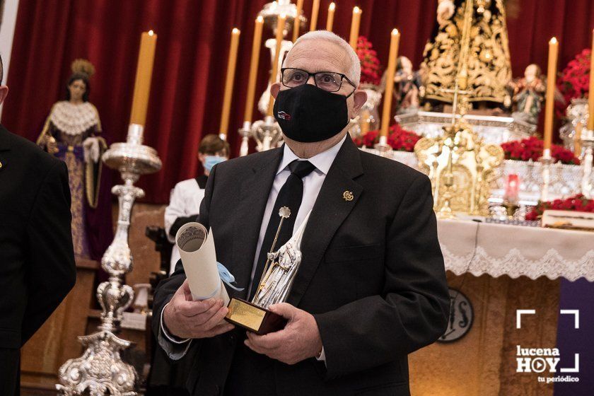 GALERÍA: Gonzalo Beato Cobos recoge el Premio "Cofrade Manolo Ramírez" en el transcurso de la misa de inicio del nuevo curso cofradiero