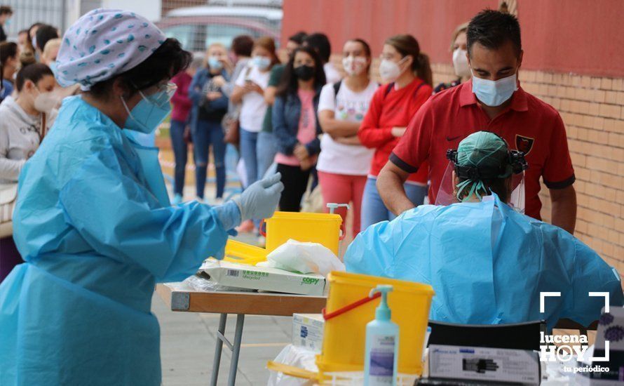 GALERÍA: La Junta espera conocer la situación epidemiológica de Lucena en 48 horas "para tomar decisiones". Comienzan los test GALERÍA: La Junta espera conocer la situación epidemiológica de Lucena en 48 horas "para tomar decisiones". Comienzan los test