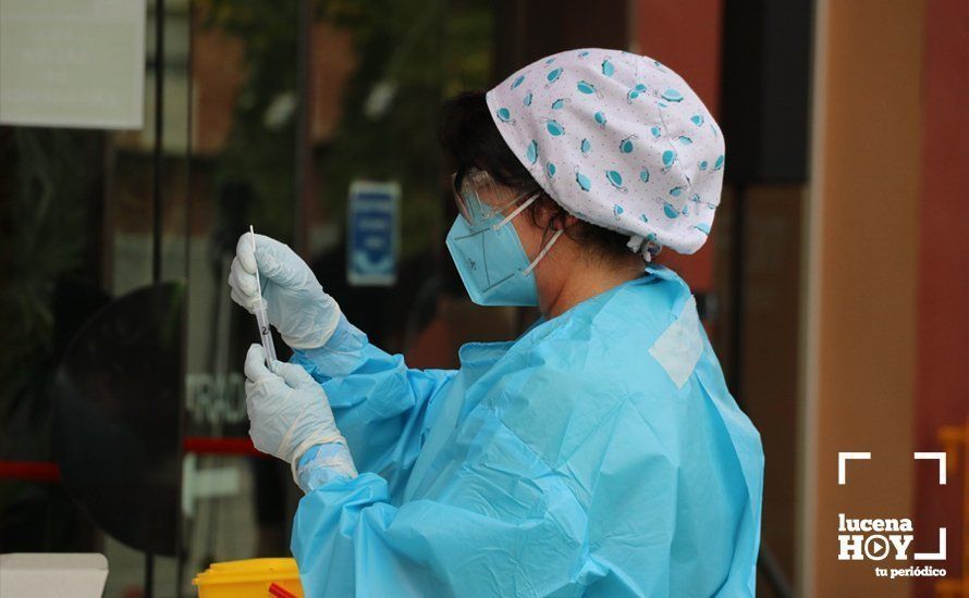 GALERÍA: La Junta espera conocer la situación epidemiológica de Lucena en 48 horas "para tomar decisiones". Comienzan los test GALERÍA: La Junta espera conocer la situación epidemiológica de Lucena en 48 horas "para tomar decisiones". Comienzan los test