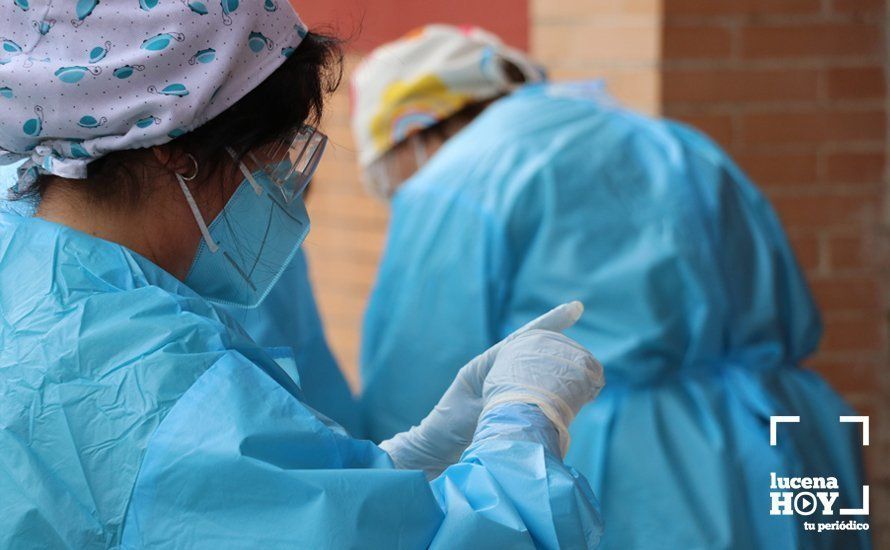 GALERÍA: La Junta espera conocer la situación epidemiológica de Lucena en 48 horas "para tomar decisiones". Comienzan los test GALERÍA: La Junta espera conocer la situación epidemiológica de Lucena en 48 horas "para tomar decisiones". Comienzan los test