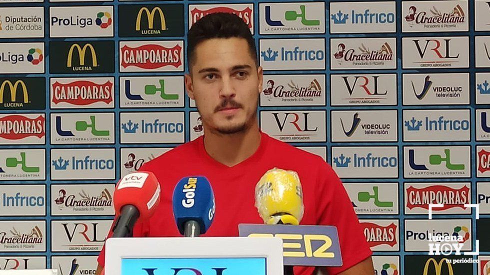  Álvaro Pérez durante la rueda de prensa previa al partido frente al Montilla F.C. 