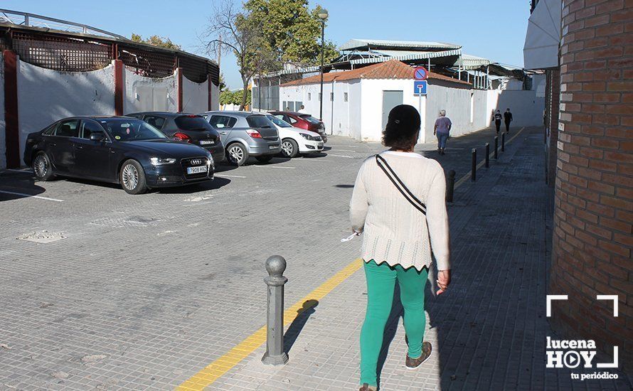  Limitación de espacios de aparcamiento e instalación de bolados tras la caseta municipal. 