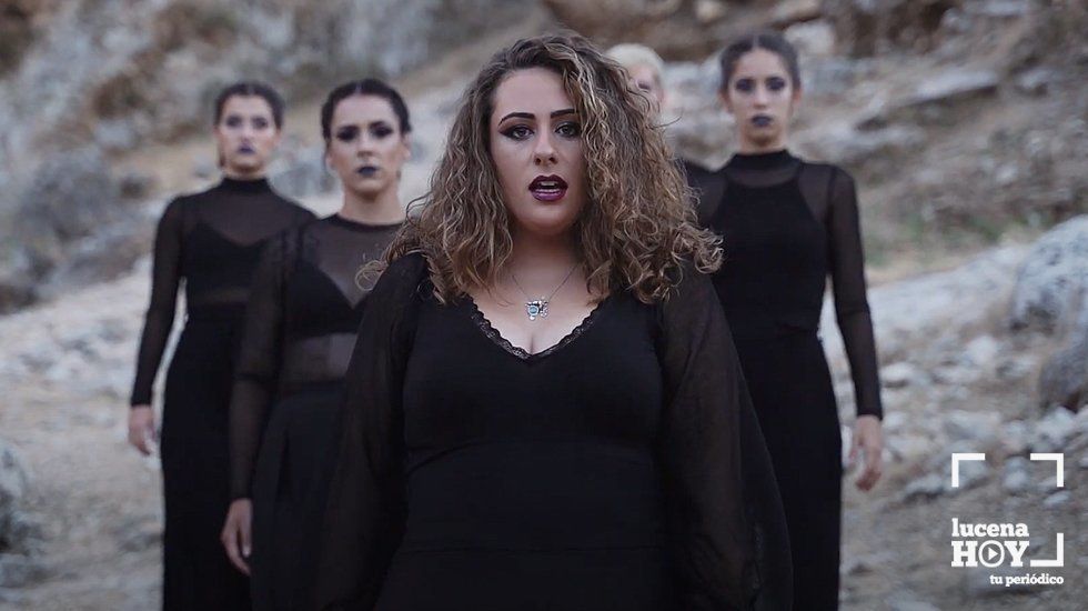  Rosa Pino en una imagen del videoclip del tema "Leviatán" 