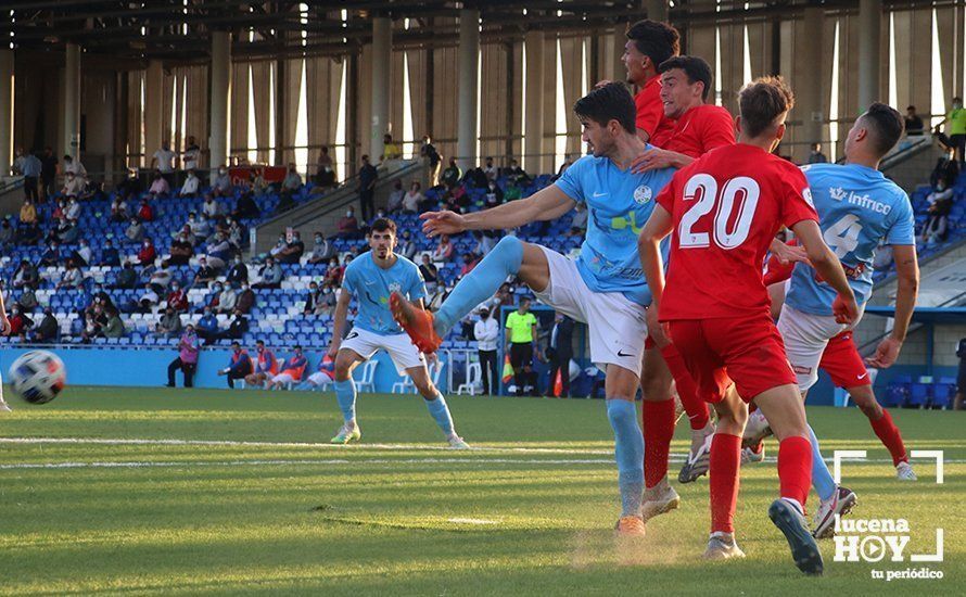 GALERÍA / El Ciudad de Lucena suma sus tres primeros puntos ante su público frente al Sevilla C: Las fotos del partido (1-0) GALERÍA / El Ciudad de Lucena suma sus tres primeros puntos ante su público frente al Sevilla C: Las fotos del partido (1-0)