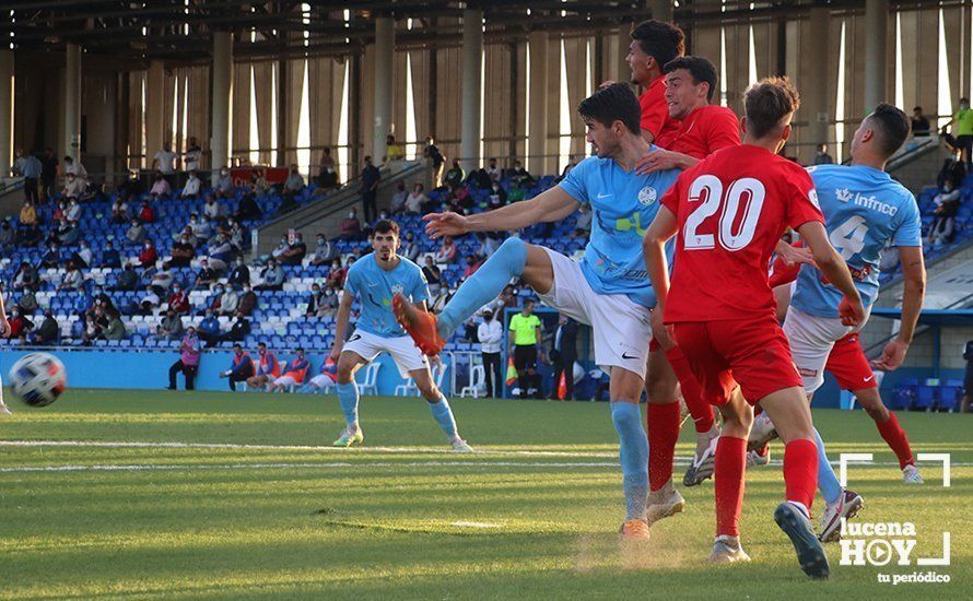 GALERÍA / El Ciudad de Lucena suma sus tres primeros puntos ante su público frente al Sevilla C: Las fotos del partido (1-0)