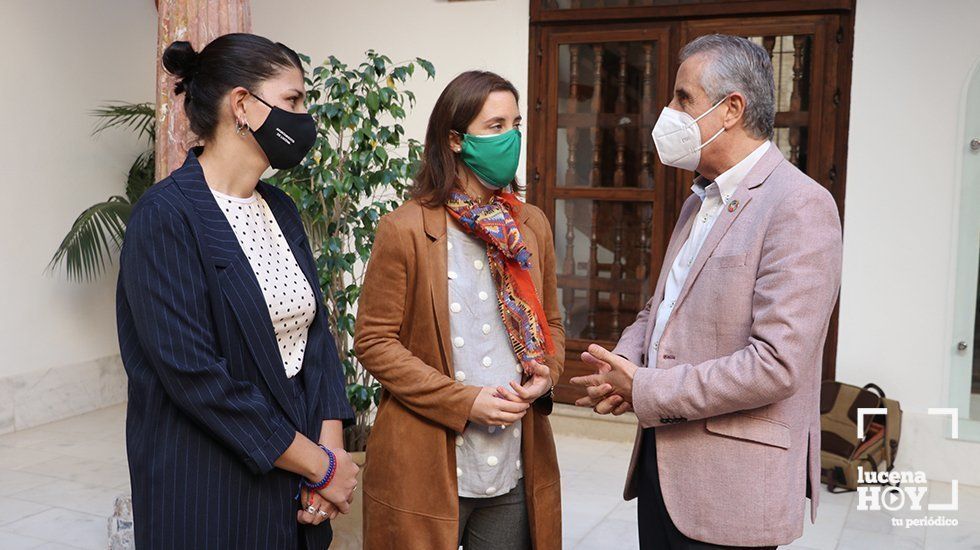  Mamen Beato, Cristina Casanueva y Juan Pérez en el Palacio de Santa Ana 