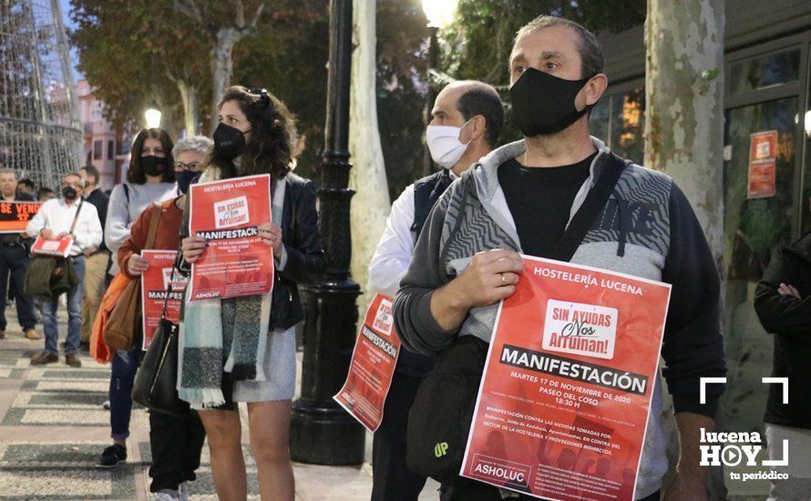 GALERÍA: La hostelería lucentina lleva a las calles su queja por las continuadas restricciones y se reivindica como sector seguro