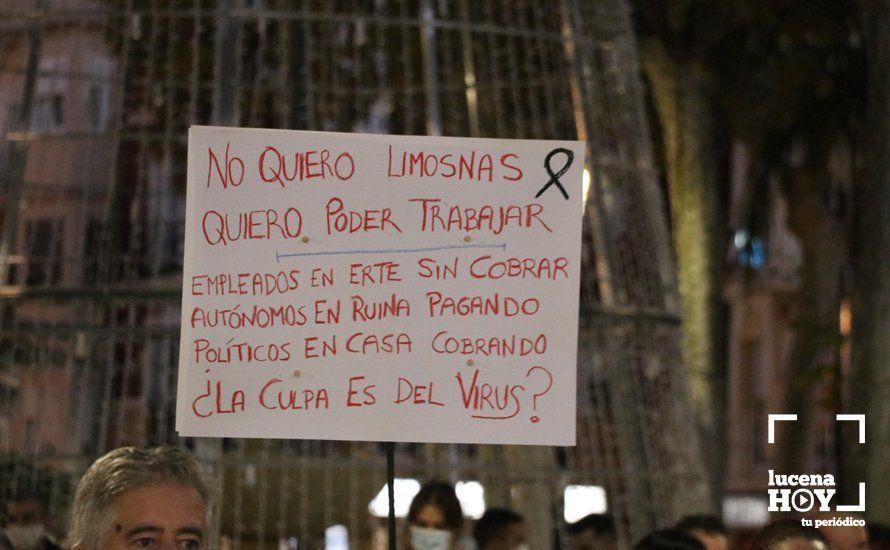 GALERÍA: La hostelería lucentina lleva a las calles su queja por las continuadas restricciones y se reivindica como sector seguro