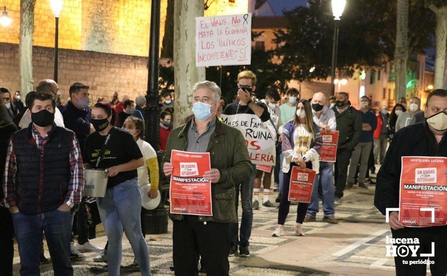 GALERÍA: La hostelería lucentina lleva a las calles su queja por las continuadas restricciones y se reivindica como sector seguro